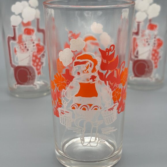 Vintage Christmas Santa & Mrs. Claus Drinking Glasses Set of 4 Holiday Tumblers - Picture 6 of 7